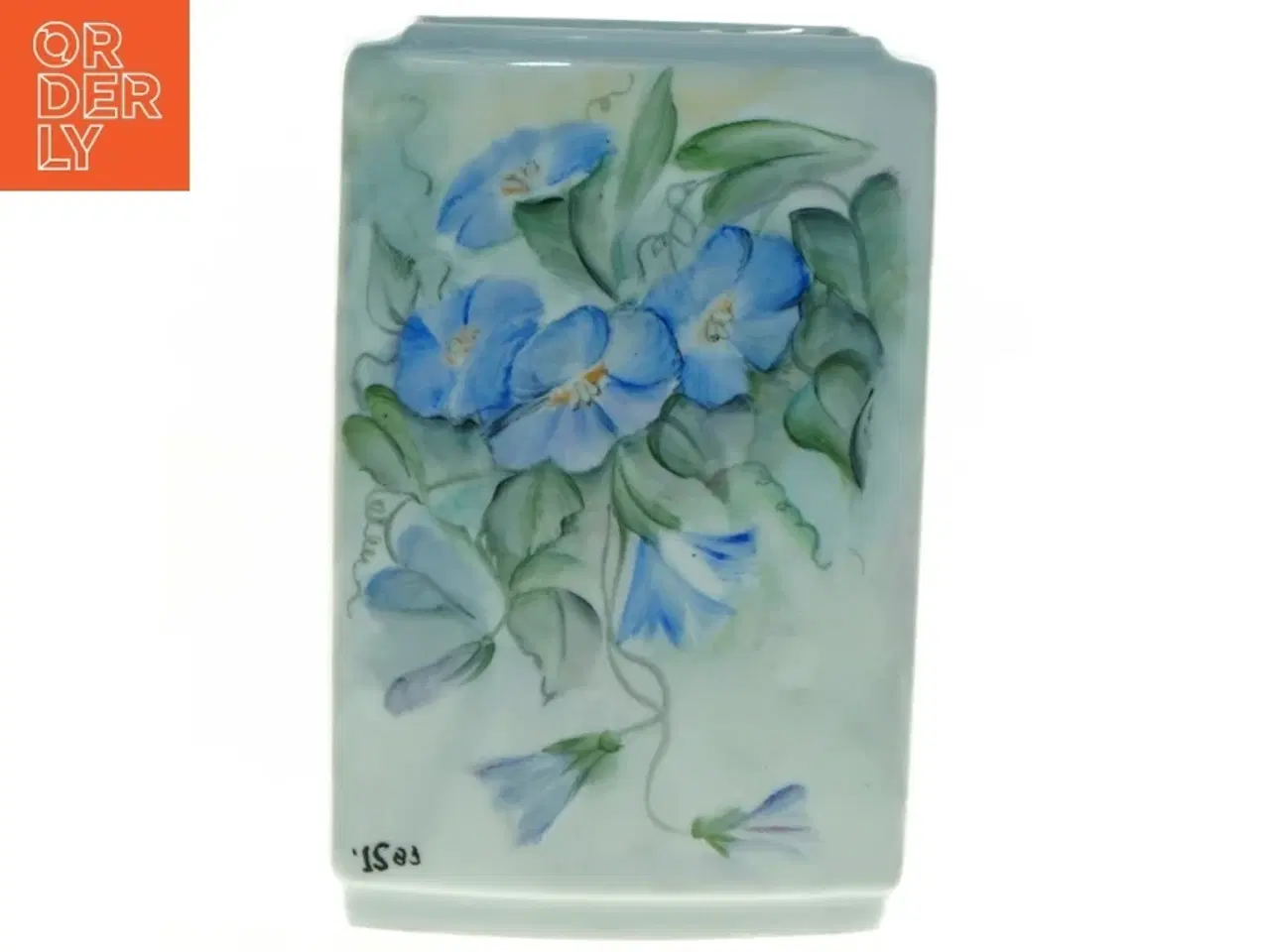 Billede 2 - Håndmalet Blomsterdekoreret vase med blå snerler (str. 19 x, 12 x 5 cm)