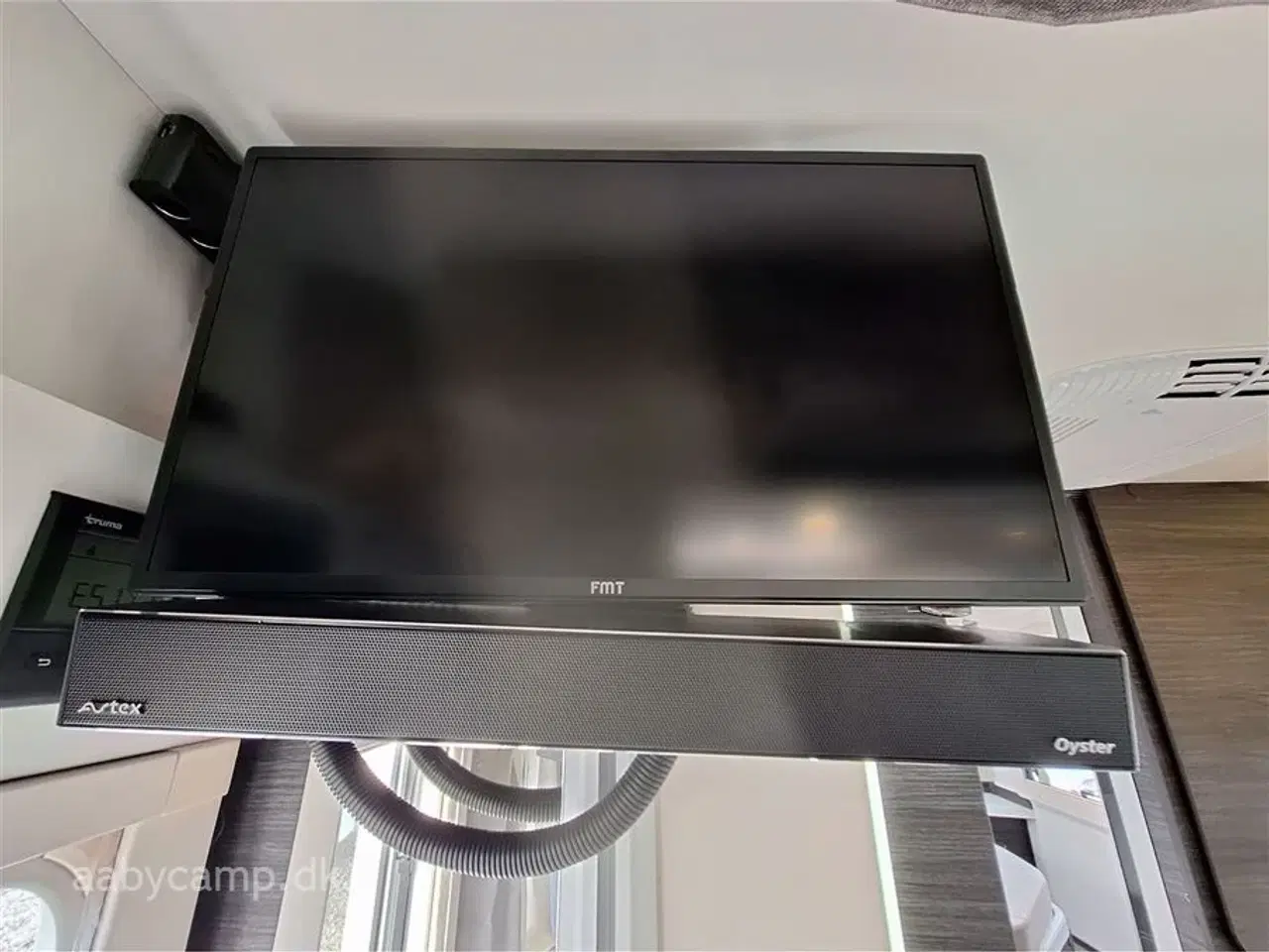 Billede 23 - 2020 - Benimar Mileo 296   QUEENSBED.SOLCELLER.INVERTER.A/C.STØTTEBEN.UDV. GASUDTAG.TV SAMT SOUNDBAR. UNDERVOGNSBEHANDLET. 5 SELEPLADSER