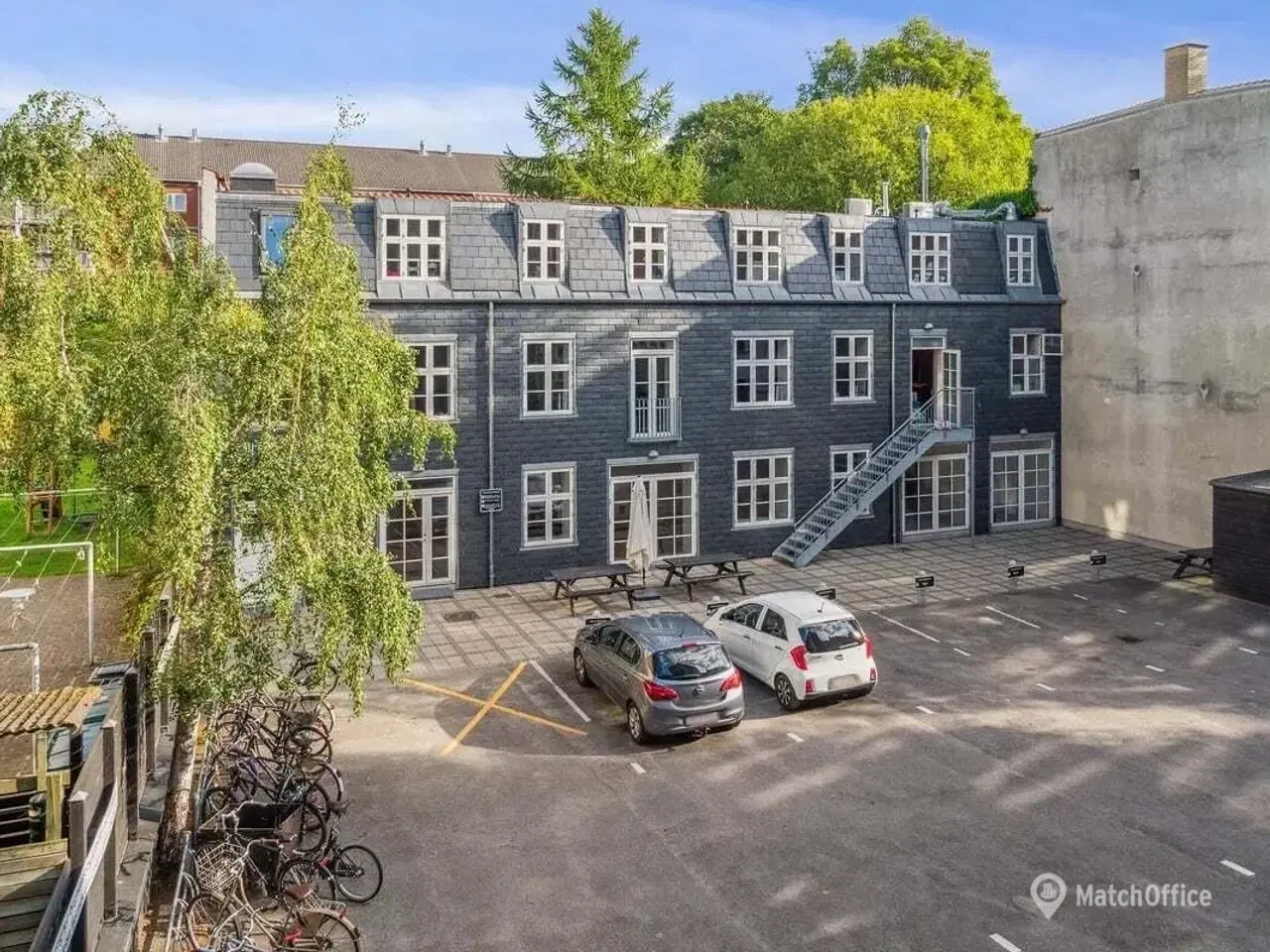 Billede 8 - P-plads 9 i rolig gård på Godthåbsvej