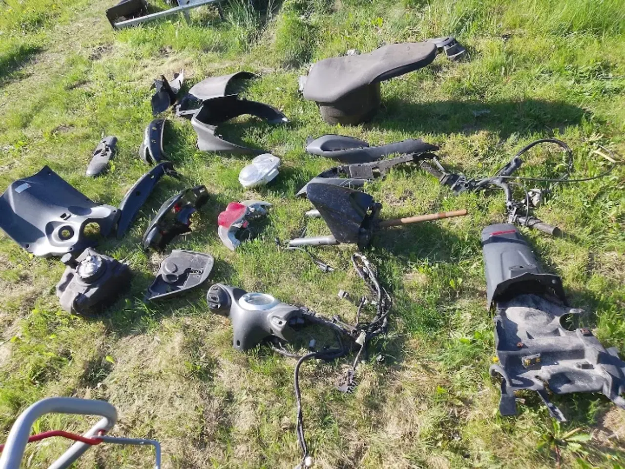 Billede 3 - Dele til yamaha neos 4 takt sælges Pris fra 50 kr