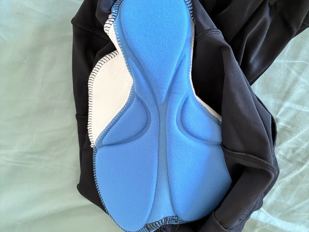 Billede 5 - Cykelshorts med pude - NYE