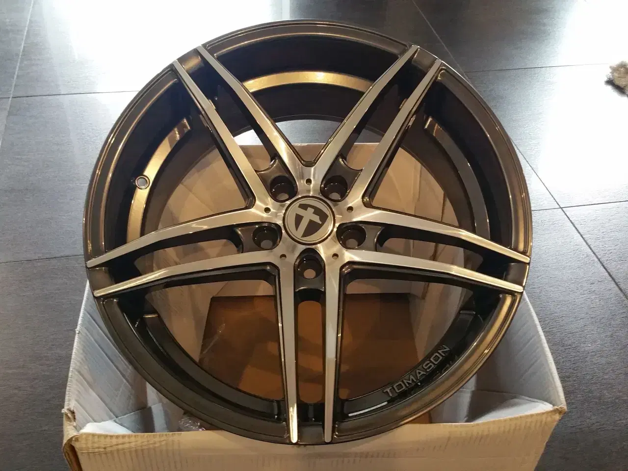 Billede 3 - Original Tomason TN12 NYE 8,5x18" Hyperblack polis