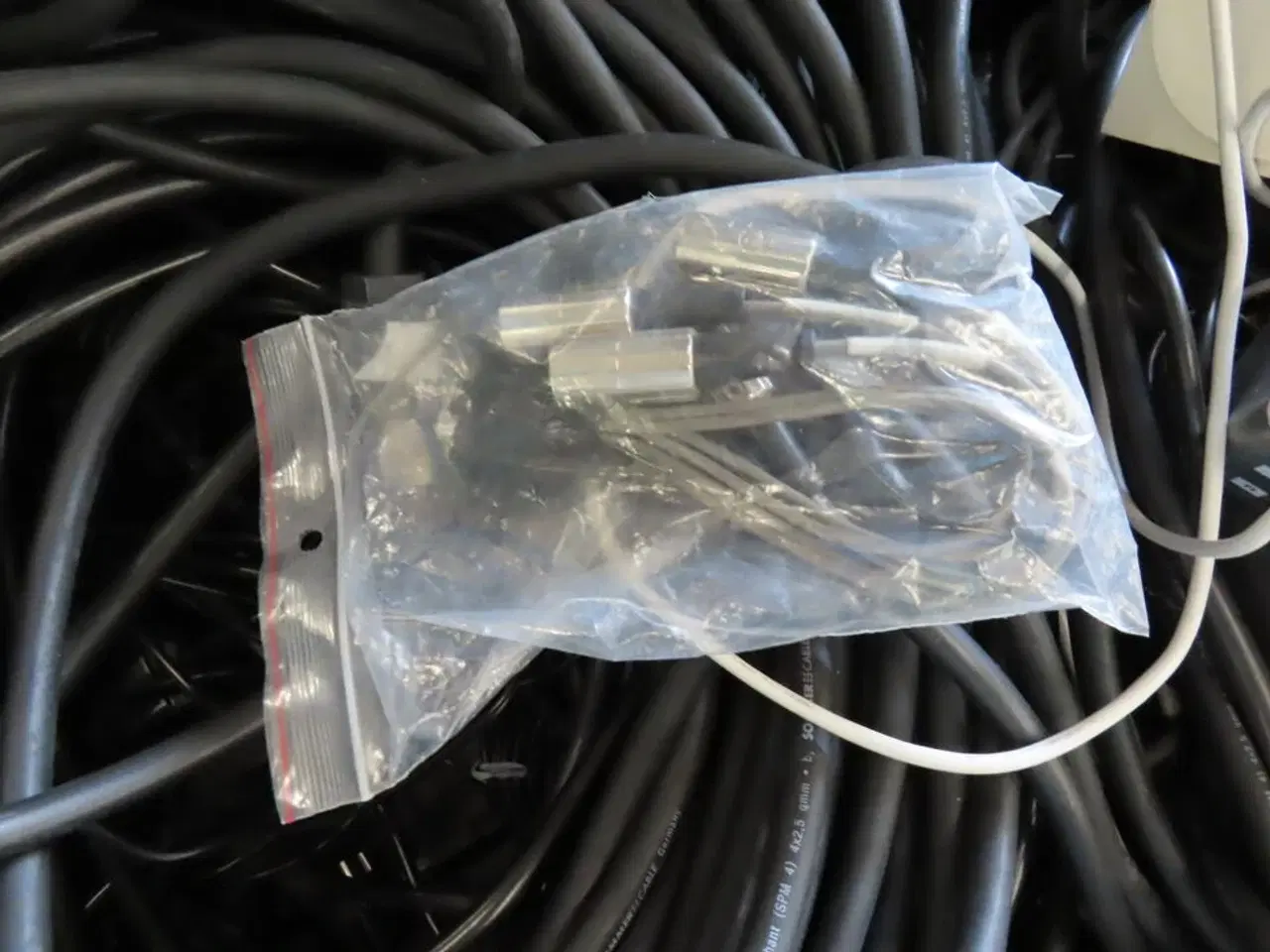 Billede 26 - Palle med rester fra TC ELECTRONIC