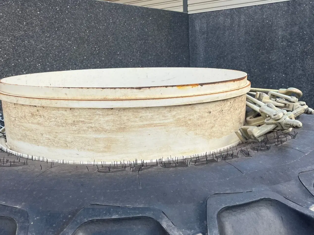 Billede 4 - Tvillingehjul 650/85R42 650/85R42 med ca 80% dæk og 12stk låse. Rigtigt fint sæt tvillinghjul.