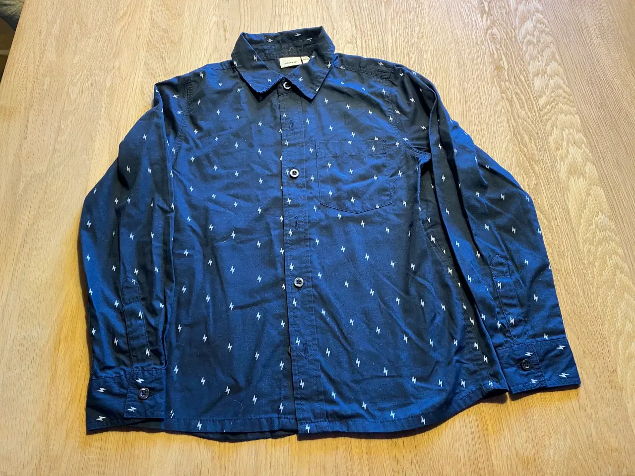 Billede 11 - Tommy Hilfiger skjorte, Nameit mm.