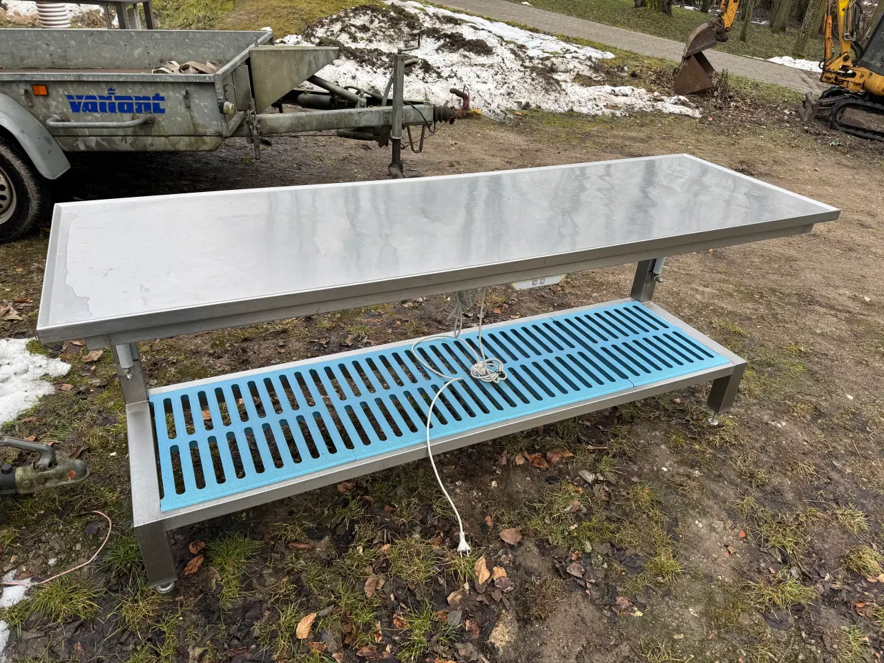 Billede 1 - stålborde med elektrisk højde regulering