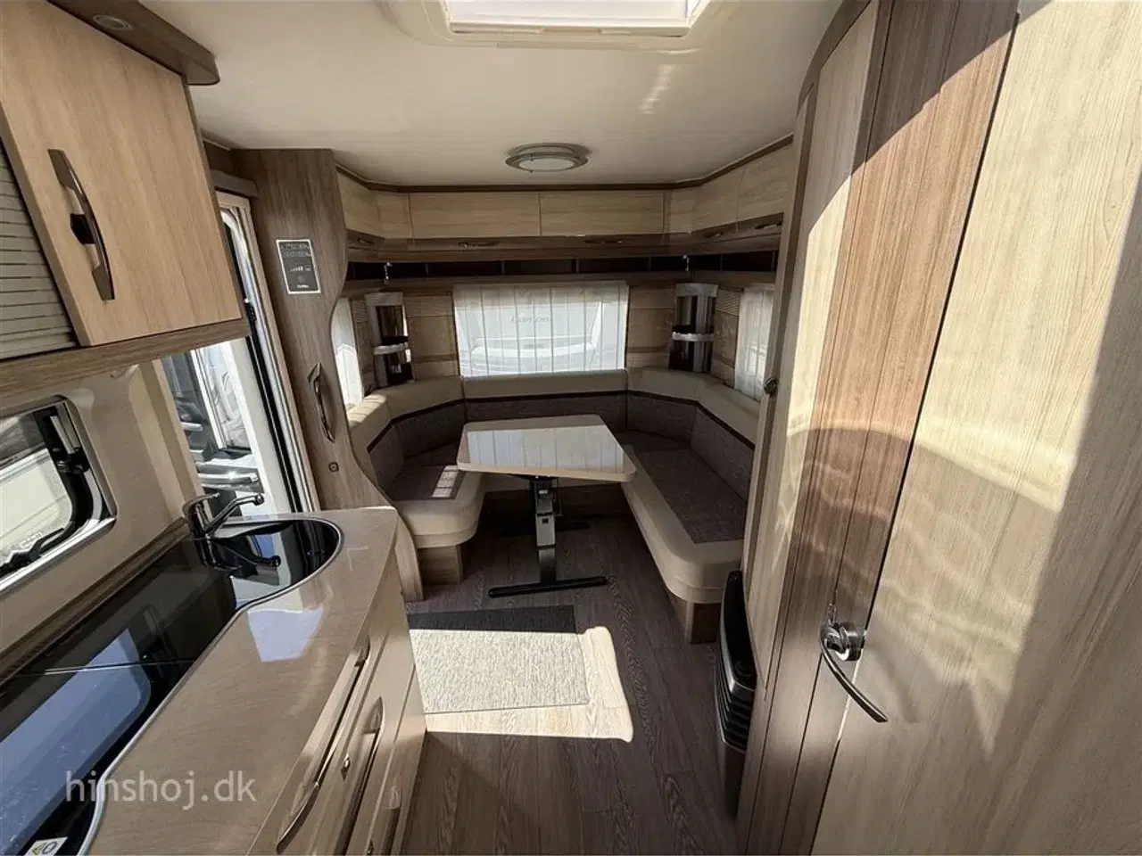 Billede 10 - 2017 - Hobby De Luxe 495 UL   Dejlig vogn med rundsidegruppe og enkelsenge fra Hinshøj Caravan A/S