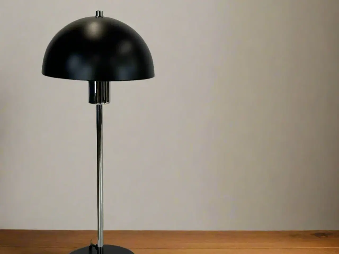 Billede 2 - Herstal | Vienda Bordlampe