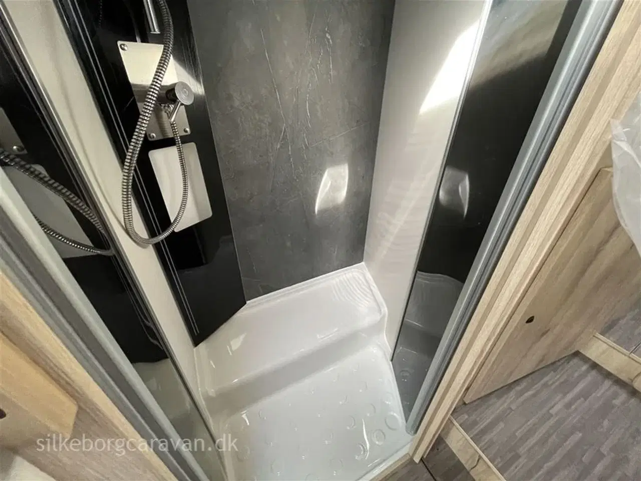 Billede 10 - 2026 - Elnagh T-Loft 532