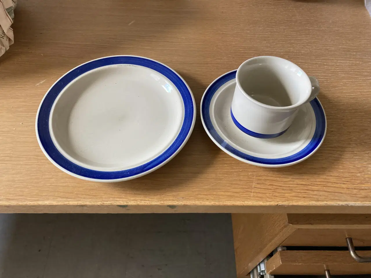 Billede 2 - Spise- og kaffestel blå linje/kant