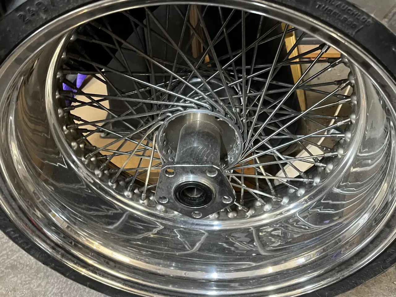 Billede 1 - bredt egerhjul 260/40/18 til softail med bagskærm