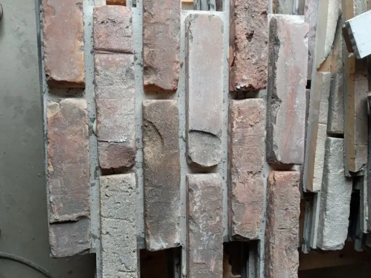 Billede 1 - Gamle mursten i vægsystem