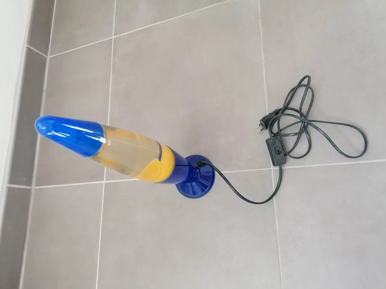 Billede 1 - Blå lavalampe med gule bobler