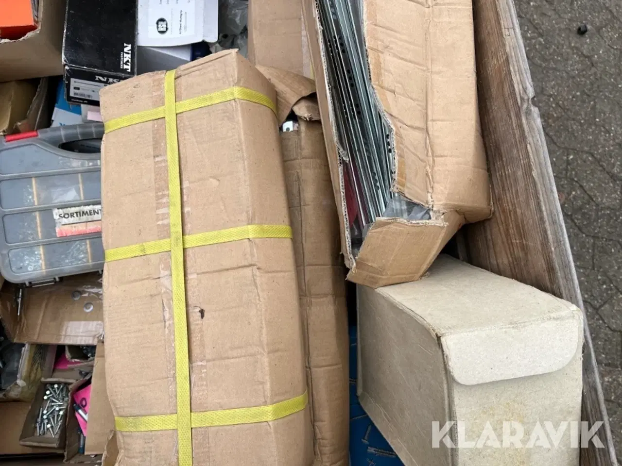 Billede 5 - Blandet palle beslag og bolte.