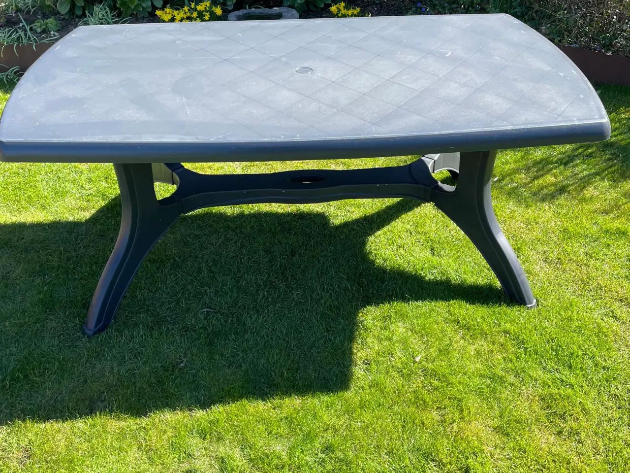 Billede 2 - Havebord PVC plast 