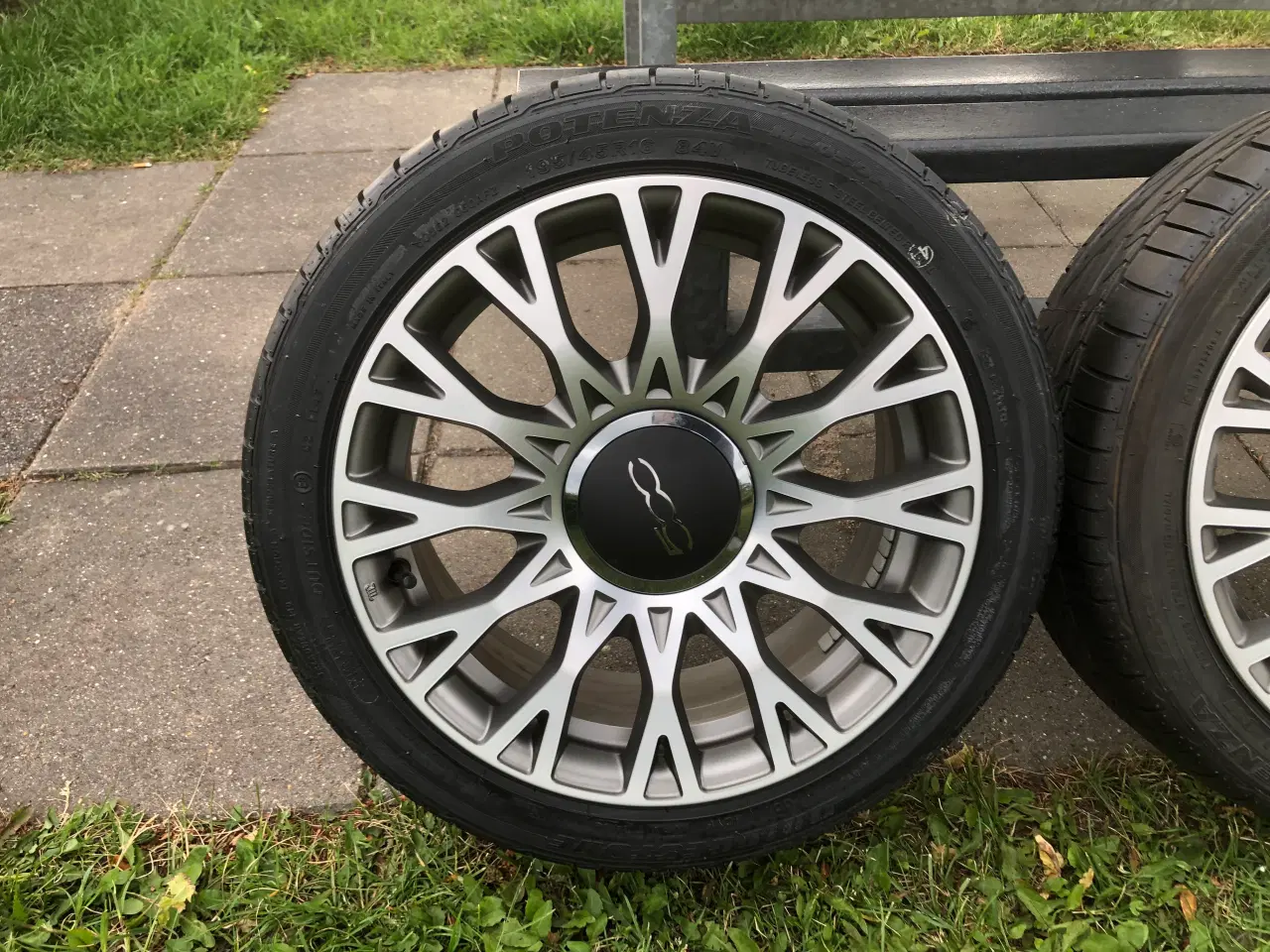 Billede 2 - Fiat 500 16” Dolce Vita fælge & Bridgestone sommer