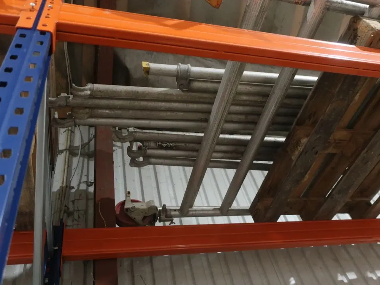 Billede 3 - Div. Dele til rullestillads