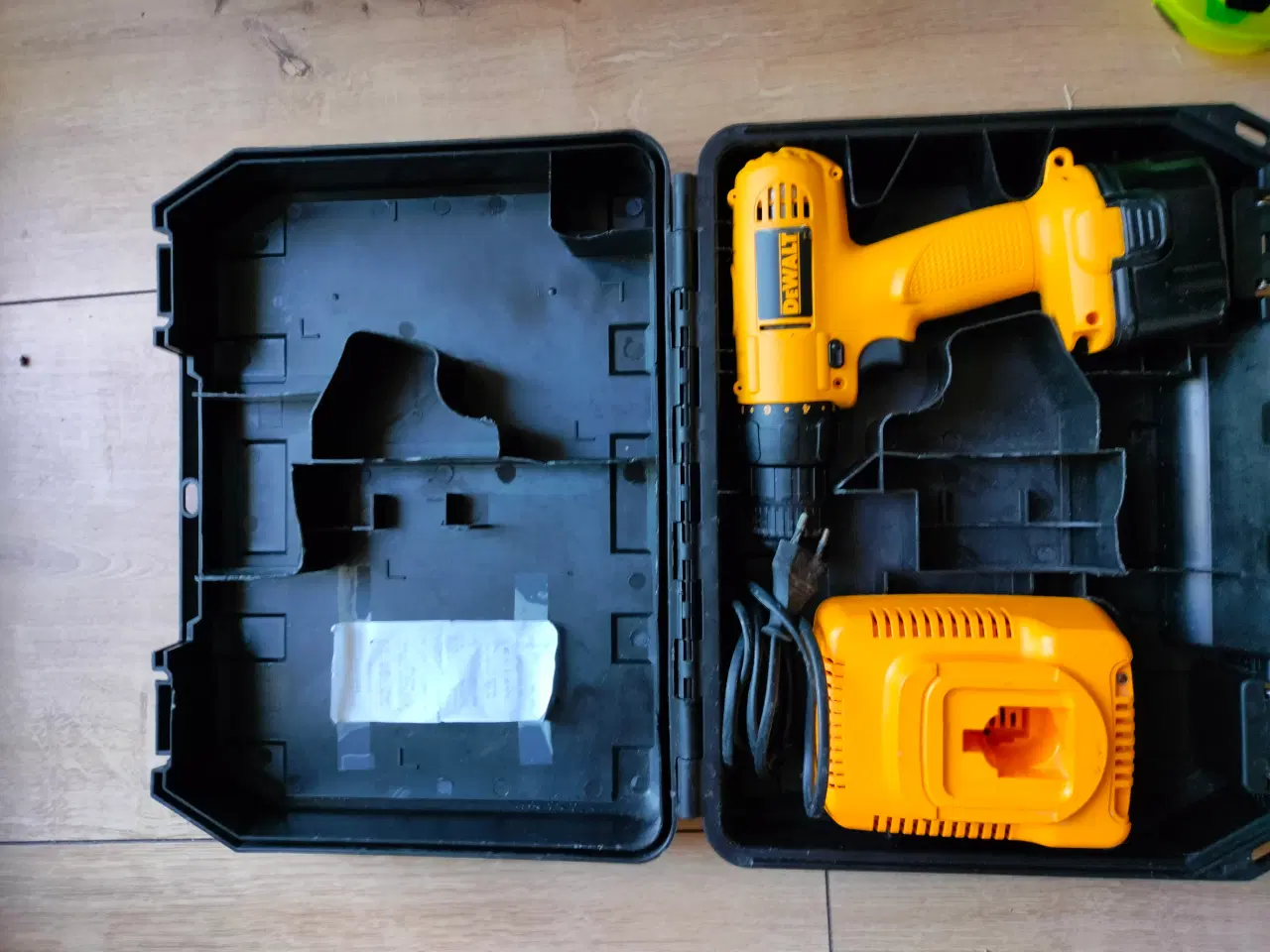 Billede 3 - DeWalt DW907 12V Boremaskine med oplader og kuffer