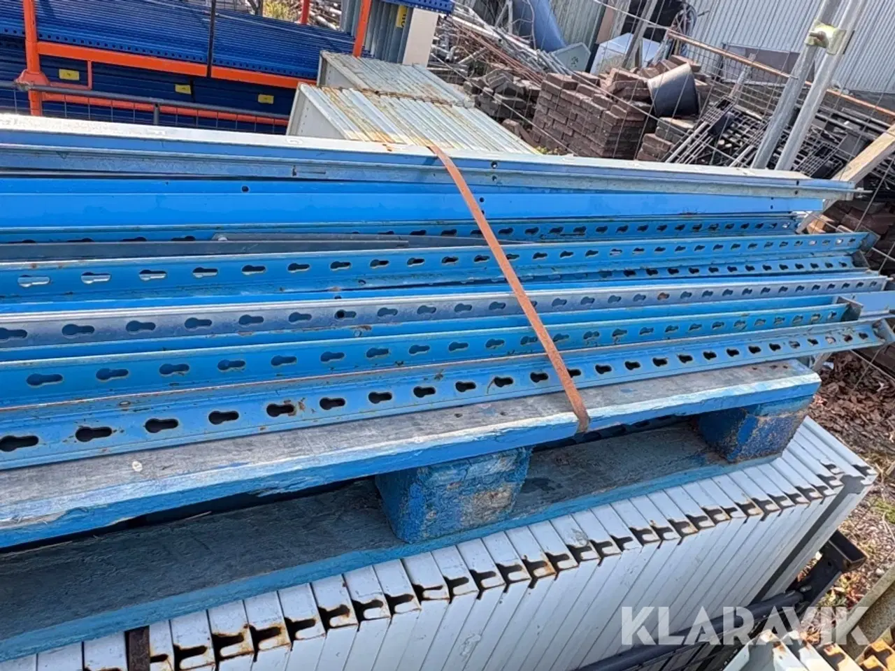 Billede 8 - Hylder: 80 styk Gavl stolper 28 styk,  endeplader 7 styk