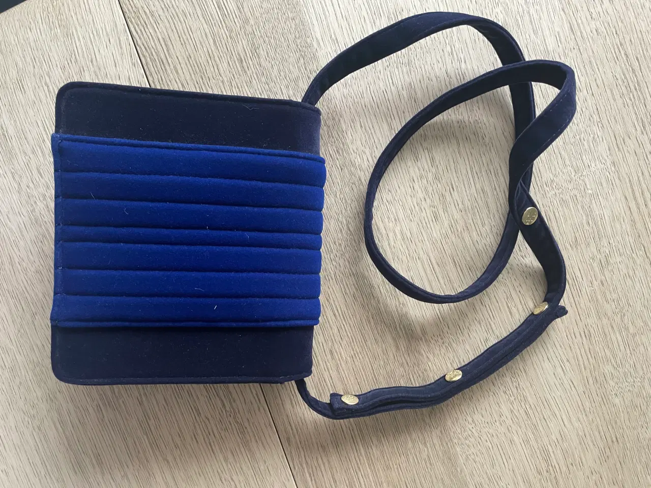 Billede 3 - Ny Malene Birger velour taske 