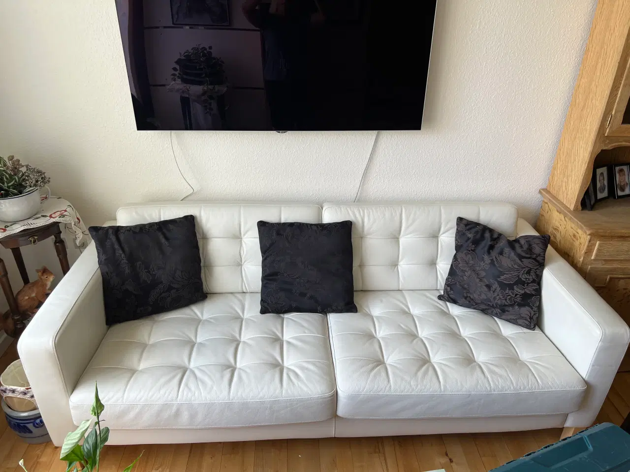 Billede 2 - Hvid skindsofa 