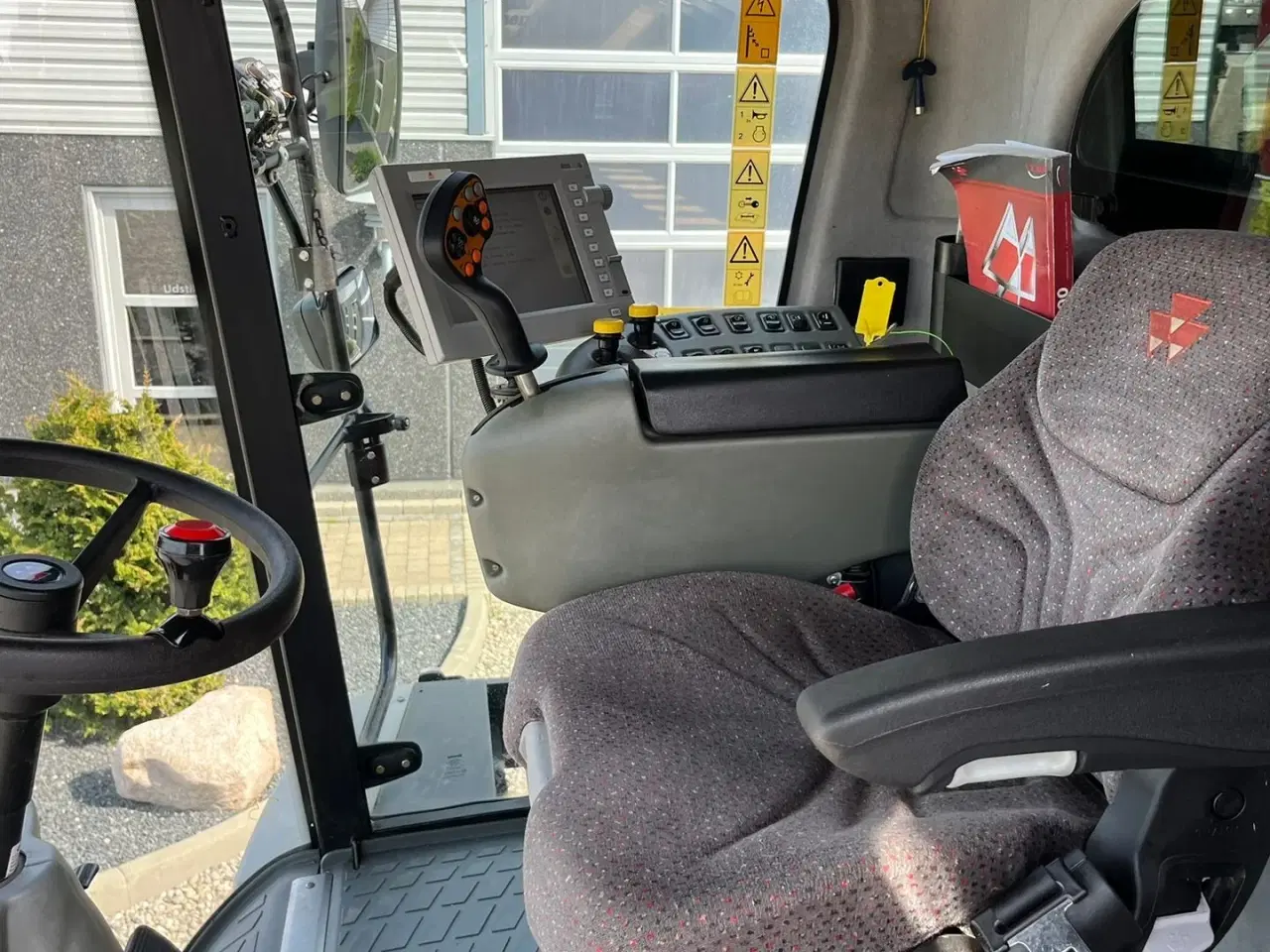 Billede 10 - Massey Ferguson 7370 BETA. Gårdmaskine med kun 1080 motortimer. Med 22fod powerflov skærebord