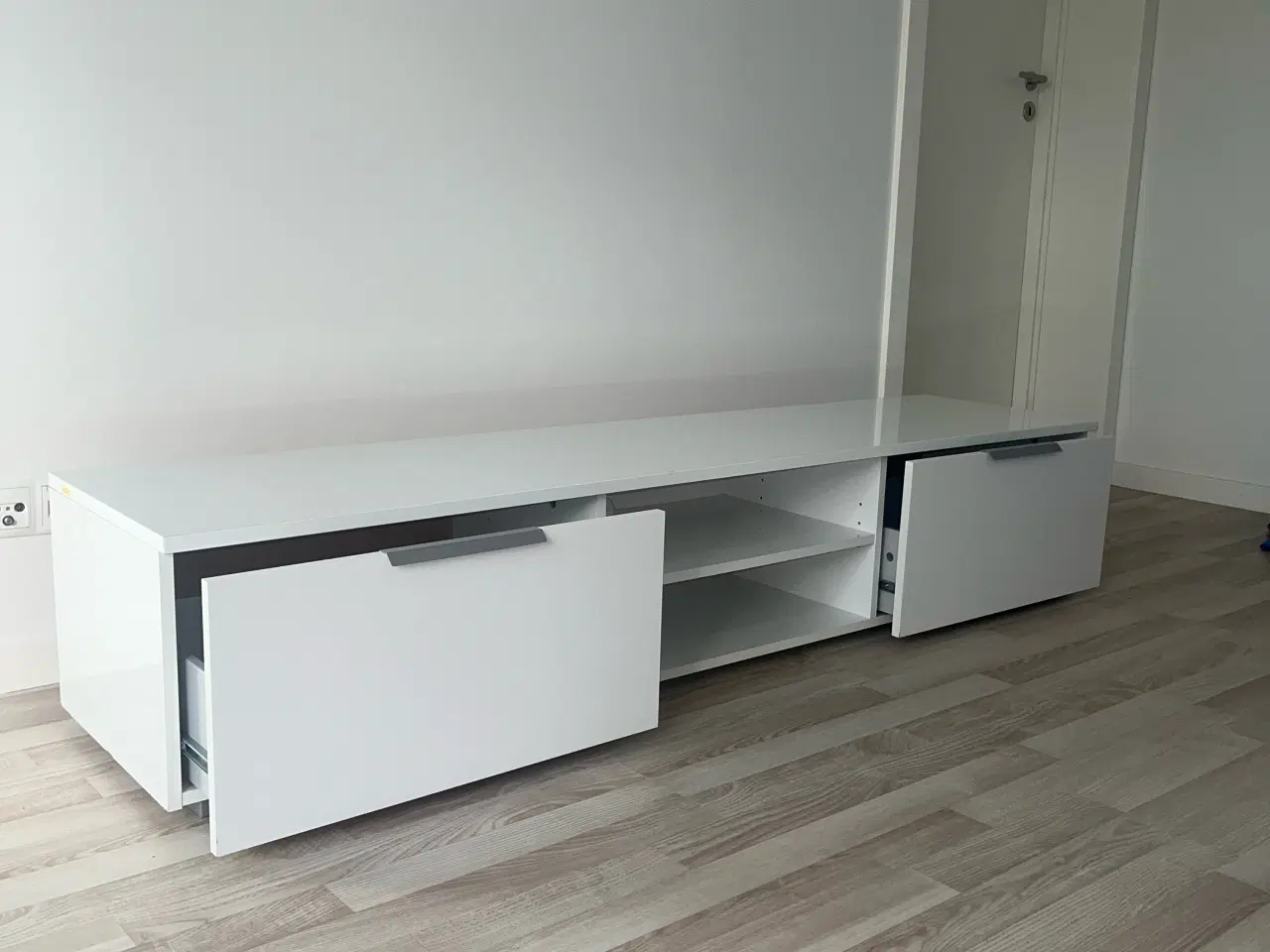 Billede 3 - Tvilum - TV bord