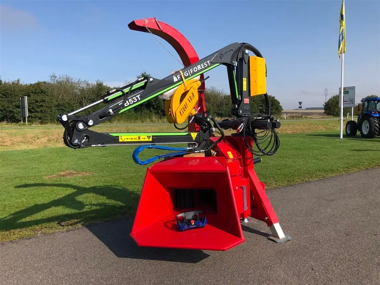 Billede 2 - TP 270 PTO K med FTG 5,3m kran med fjernbetjent joystick.