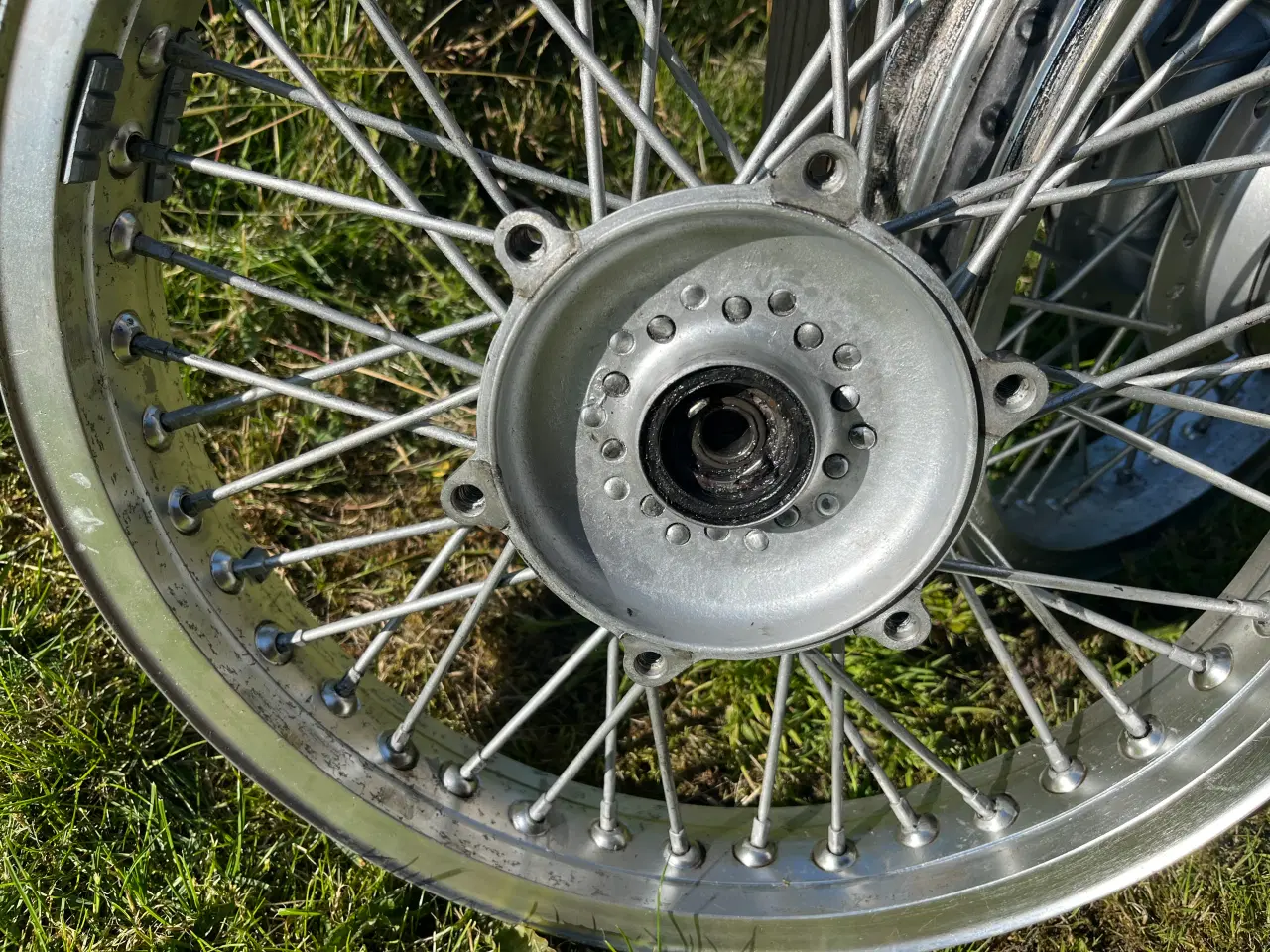 Billede 2 - Honda XBR 500 tråd fælge 