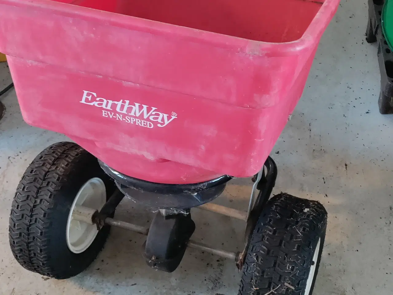 Billede 1 - Saltspreder til minitraktor