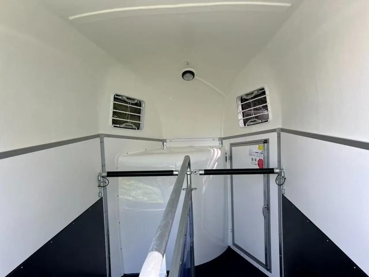 Billede 8 - Hestetrailer leje | Døgn