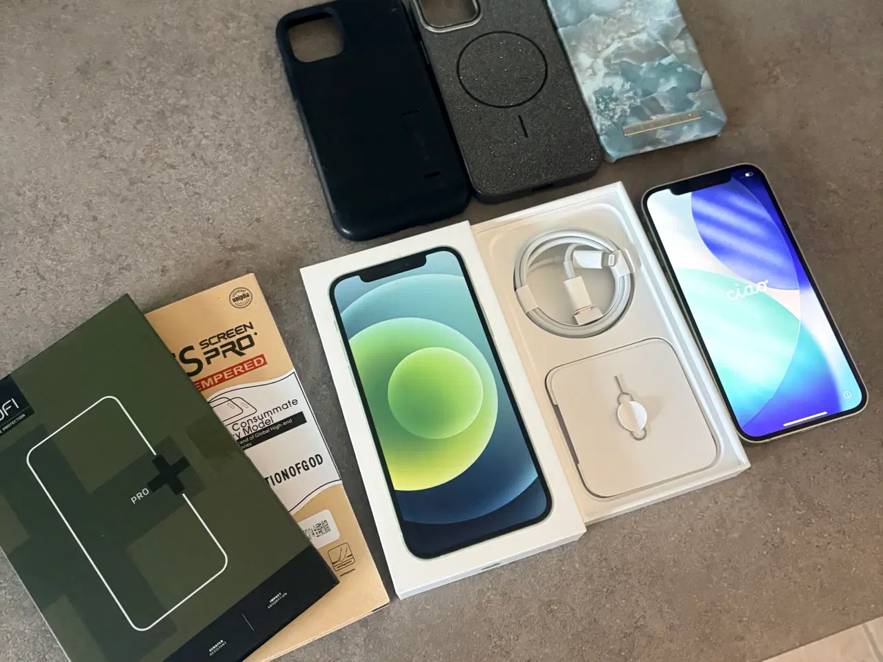 Billede 1 - iPhone 12 grøn, 64 gb og med tilbehør