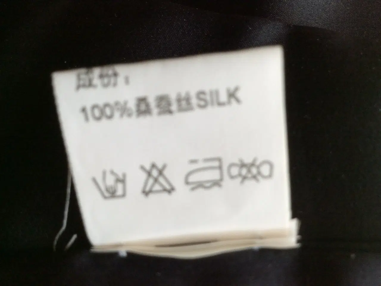 Billede 2 - Tørklæde,100 % silke