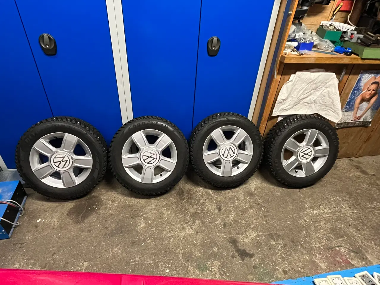 Billede 5 - Vw-Up fabriks nye alufælge med grove vinterdæk