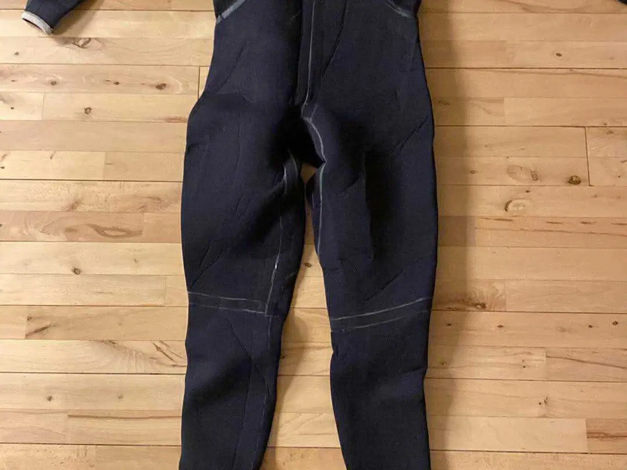 Billede 1 - Våddragt og støvler