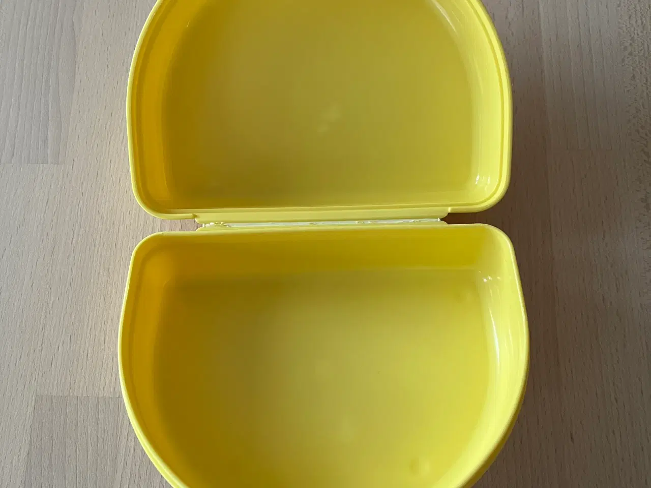 Billede 3 - Tupperware gul madkasse