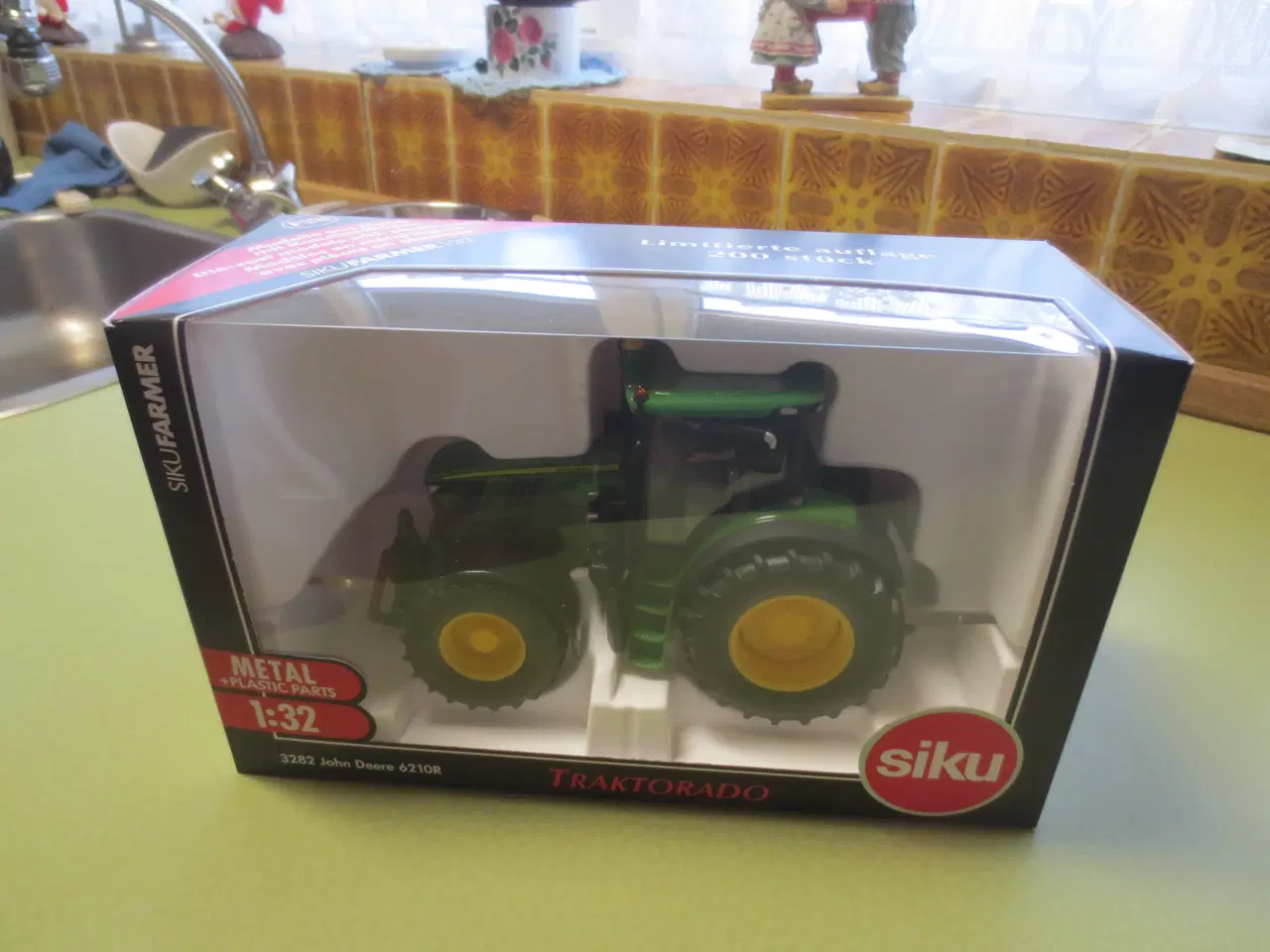 Billede 1 - 1 stk John Deere 6210 R i SIKU