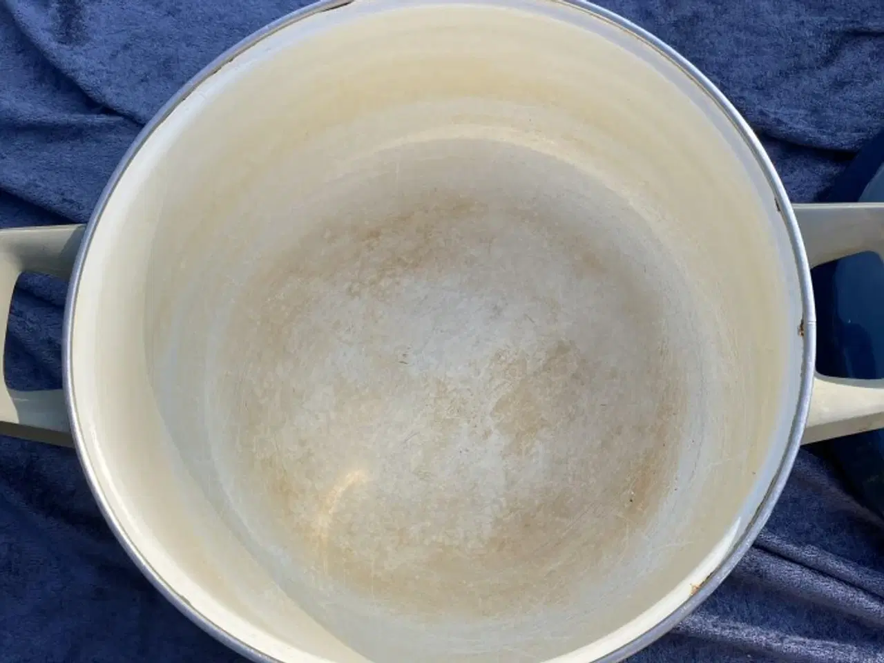 Billede 3 - Gryde – emalje – 25 cm diameter foroven 