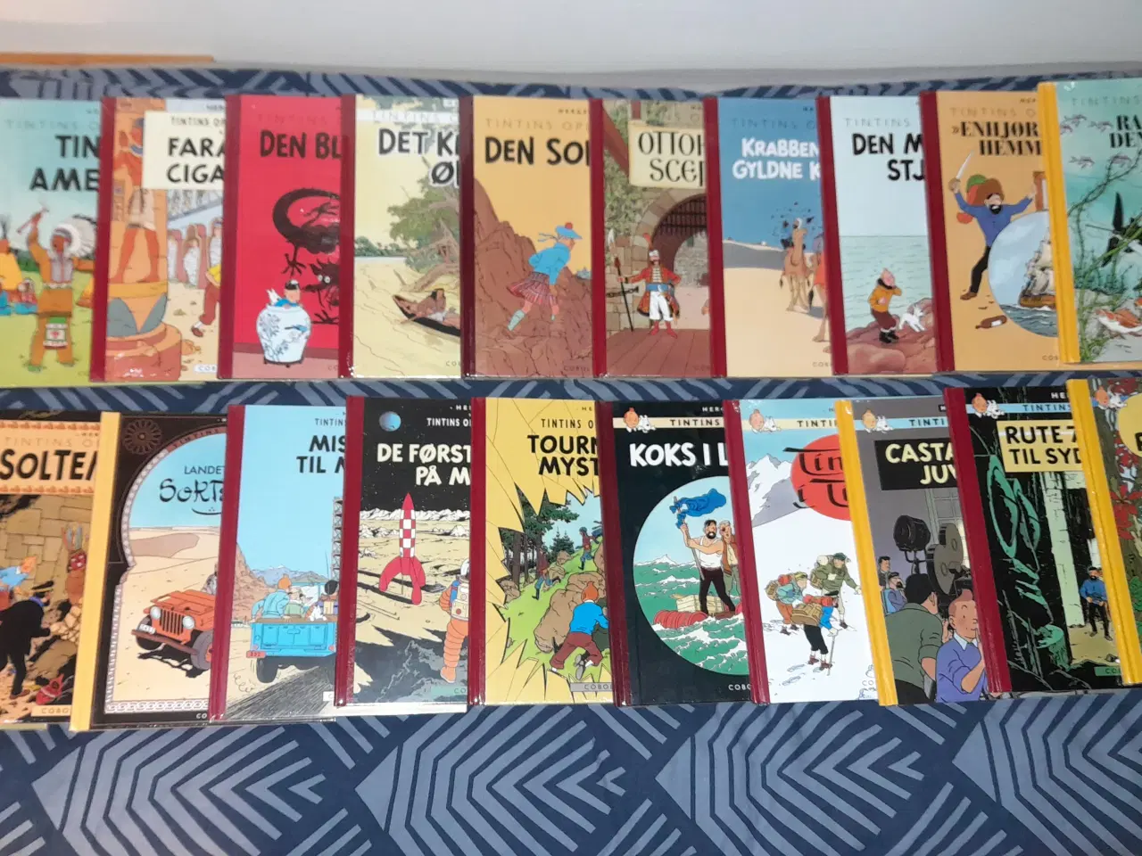 Billede 1 - Tintin tegneseriehæfter indbundet.
