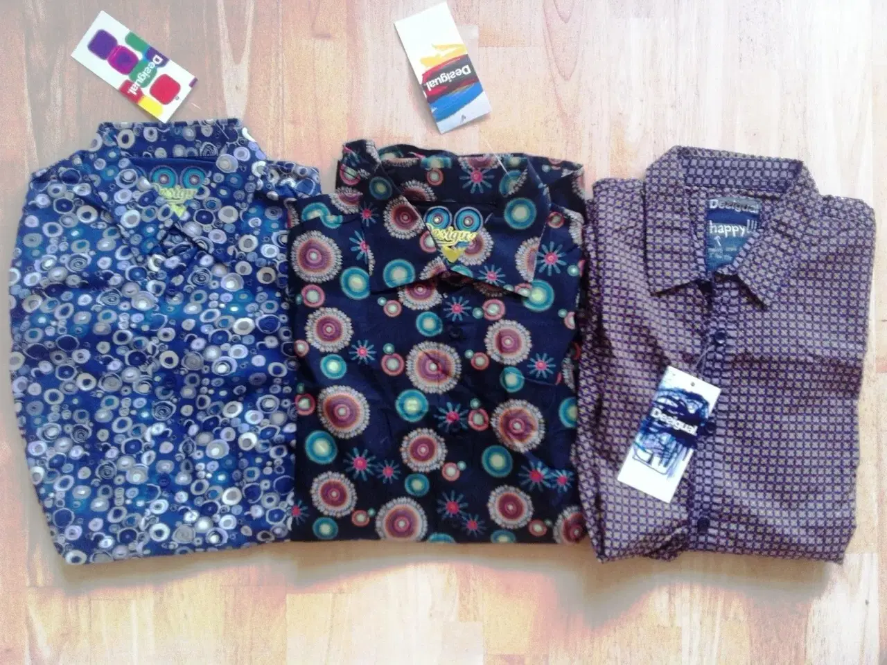 Billede 1 - Nye Desigual skjorte, str.M, 110kr