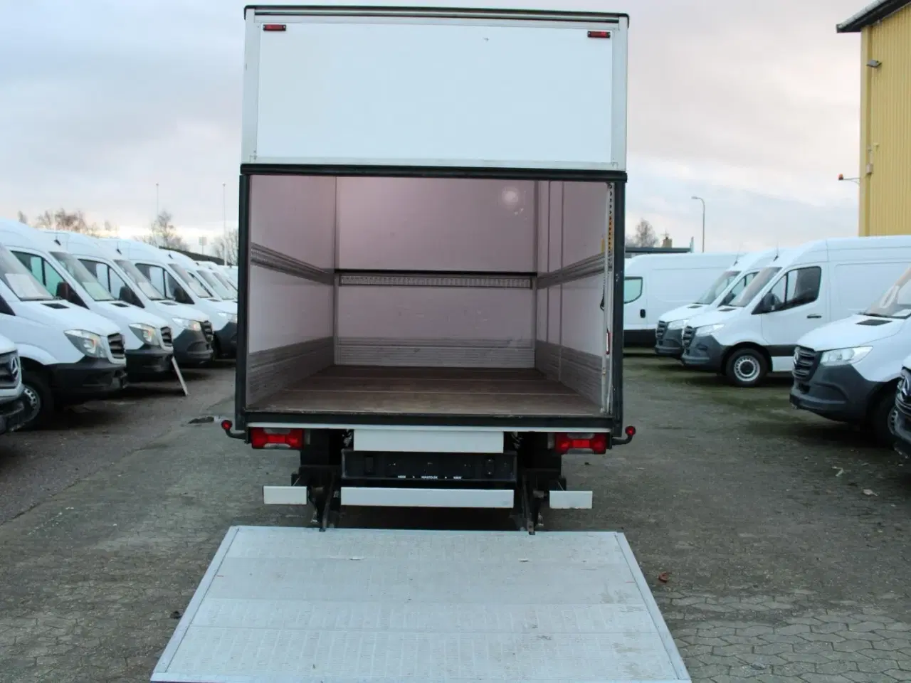 Billede 10 - Iveco Daily 2,3 35S14 Alukasse m/lift AG8