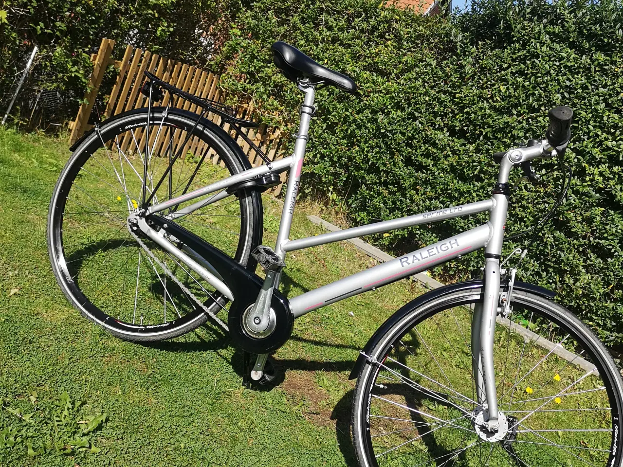 Billede 15 - RALEIGH 28"  52cm  Lås, nye dæk, ny kæde, 7 gear, 