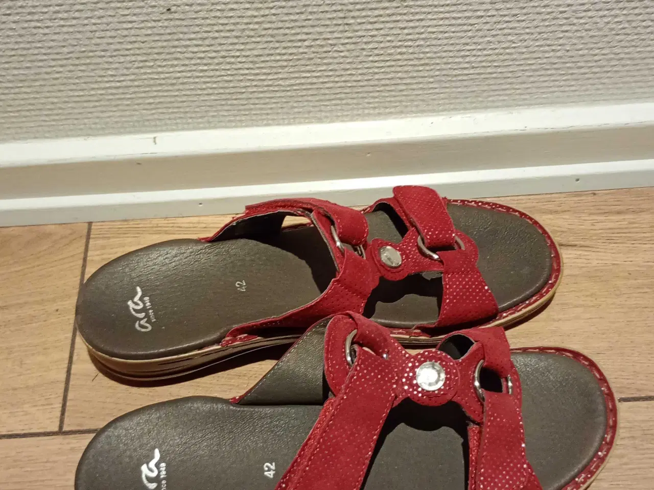 Billede 2 - Fine damesandaler med Velcro, ARA, str. 42.