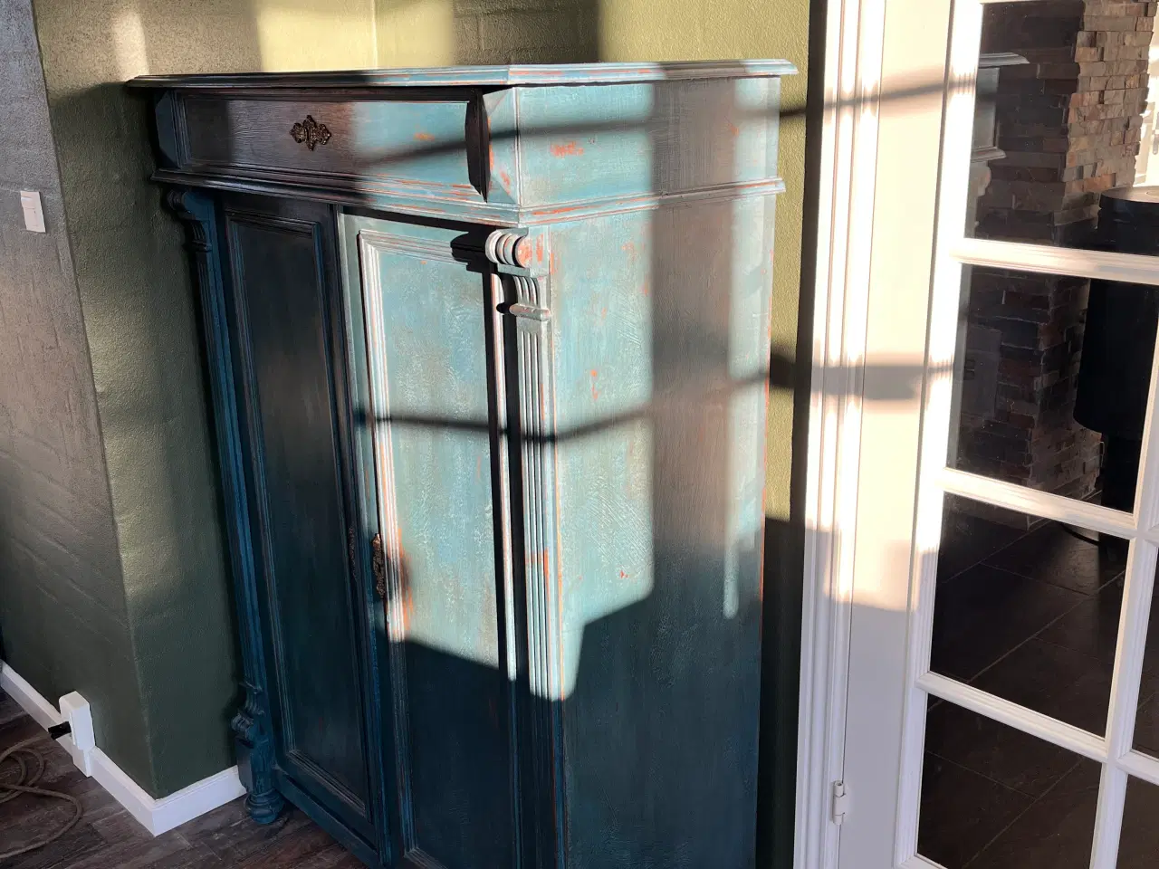 Billede 3 - Antik skab/skænk i træ