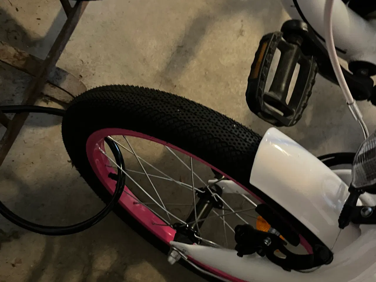 Billede 4 - Børne cykel 18