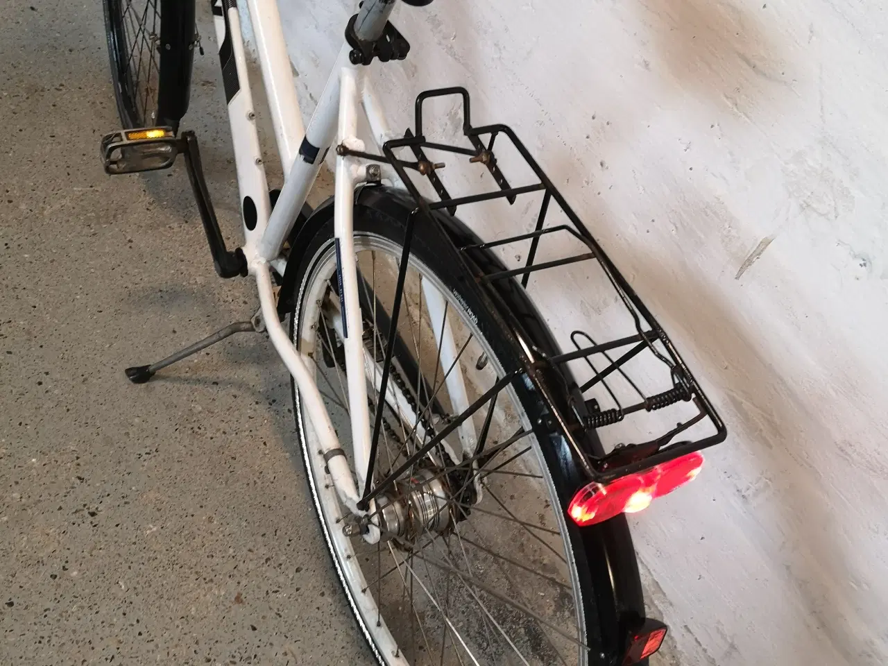 Billede 9 - EBSEN 28" 50 cm hvid 7 gear ,ny sadel ,Nyt bagdæk,