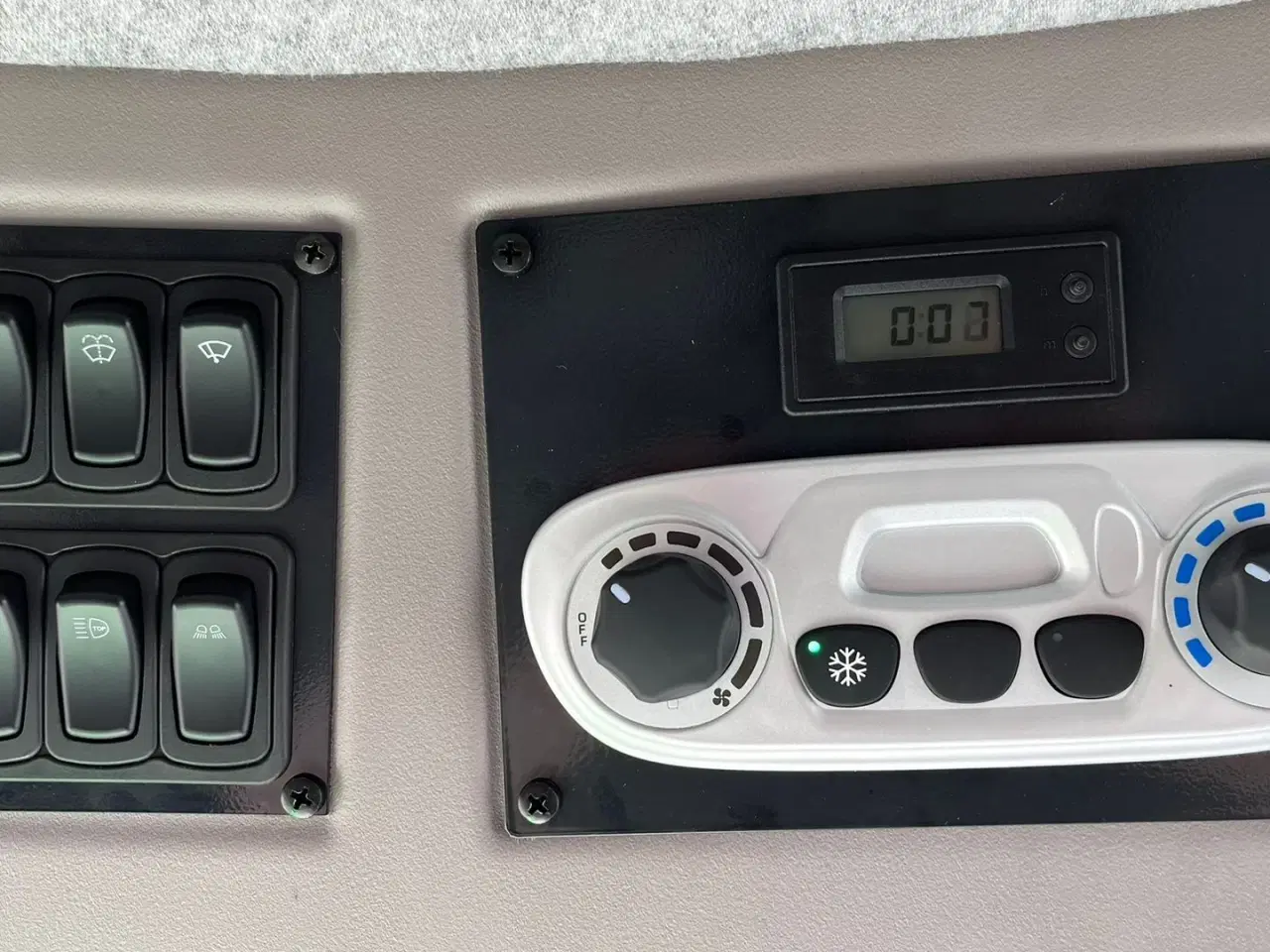 Billede 17 - Deutz-Fahr C7206 With 24feed - 7.2m header. New and unused Combine together with 7.2m header