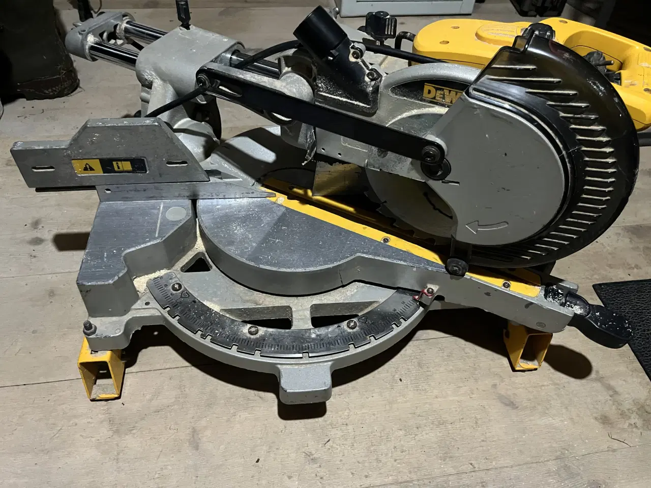 Billede 1 - DeWALT DW712-QS kapsav geringssav