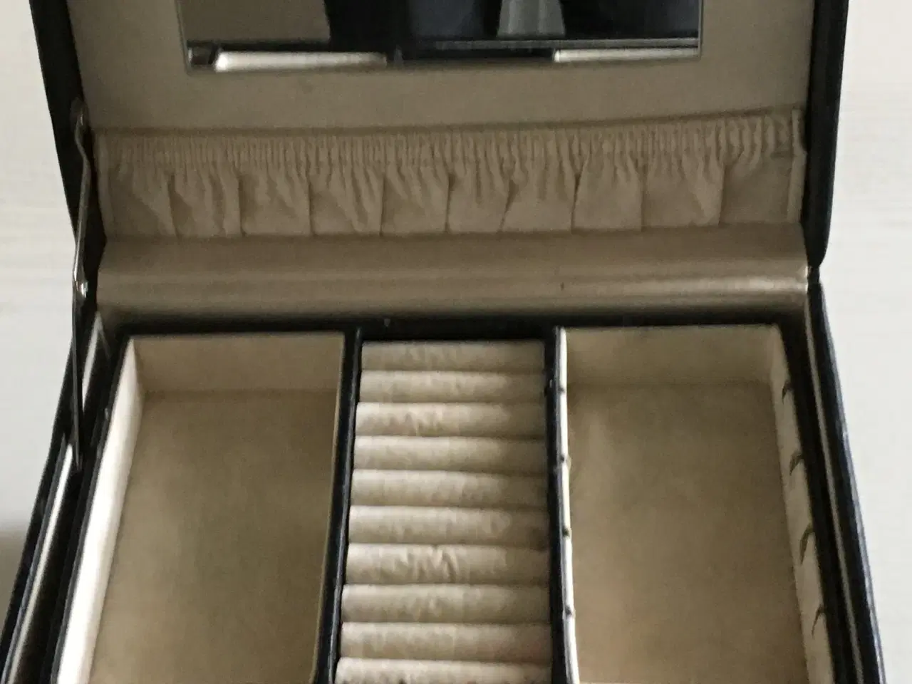 Billede 4 - Smykkeskrin/taske JAMELLE Ltd. ghd