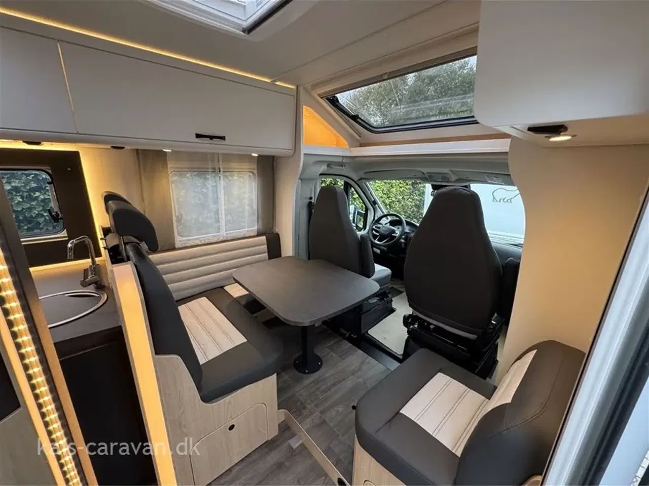 Billede 10 - 2026 - SunLight T 68 Adventure Edition Aut.   Lækker delintegreret autocamper fra Tyske Sunligth en del af Hymer gruppen.
